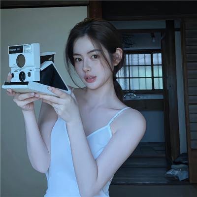 克莱尔的相机